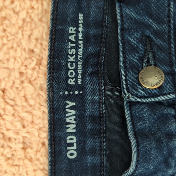 Old Navy Dark Wash Mid-Rise Ankle Crop Jeans - Picture 3 of 5